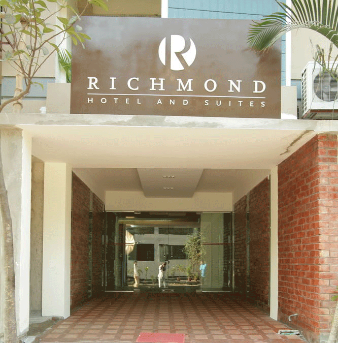 Richmond Hotel & Suites